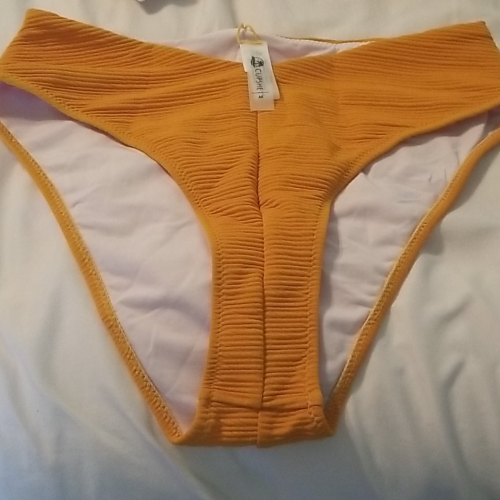 Swim suit - Picture 3 of 5